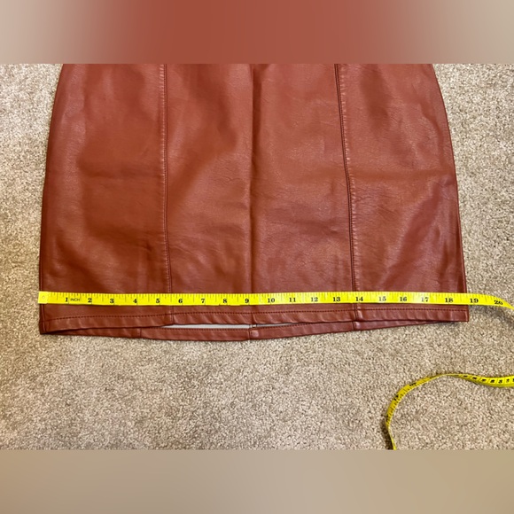 Forever 21 Leather Feeling Mini Skirt - L - Picture 6 of 9